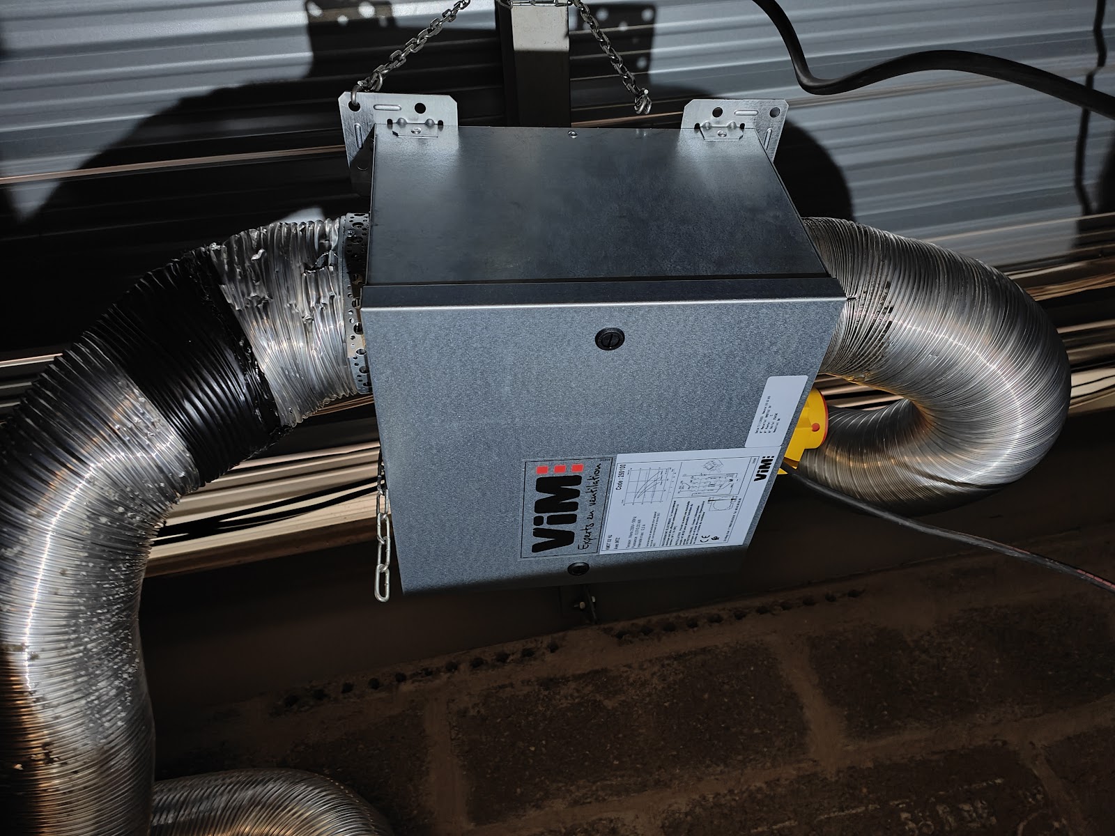 Raccordement électrique d'un caisson de ventilation (VMC)